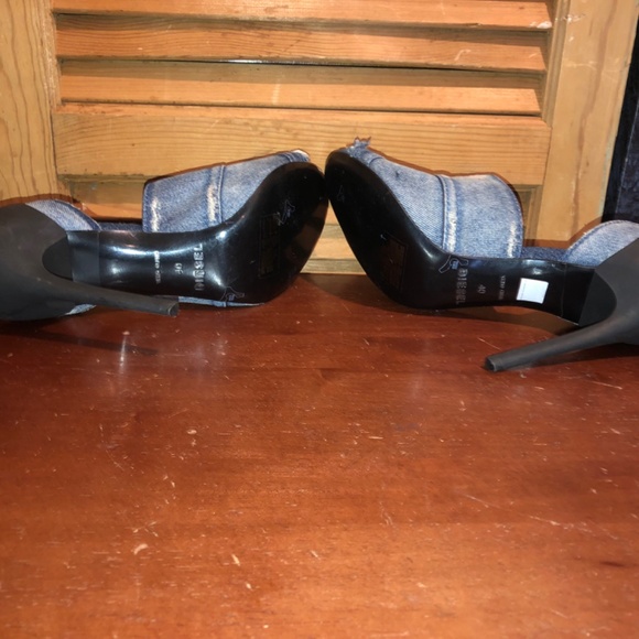 Diesel Distressed Designed Heels - Picture 5 of 5
